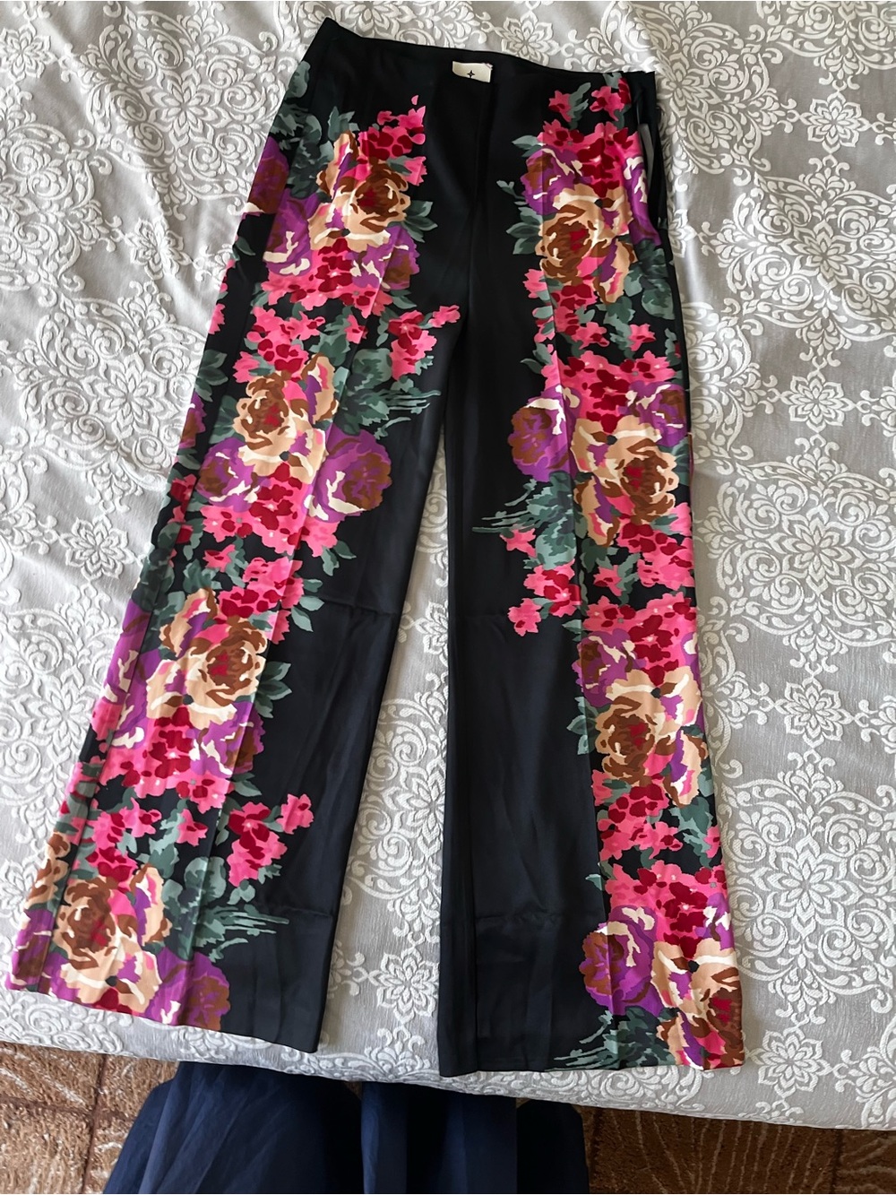 New Tuckernuck Black Pants with Pink, Purple & Green Floral Panels size XS, M